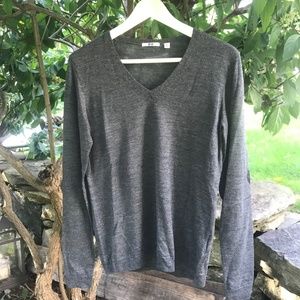 Uniqlo Basic Gray 100% Merino Wool Sweater M